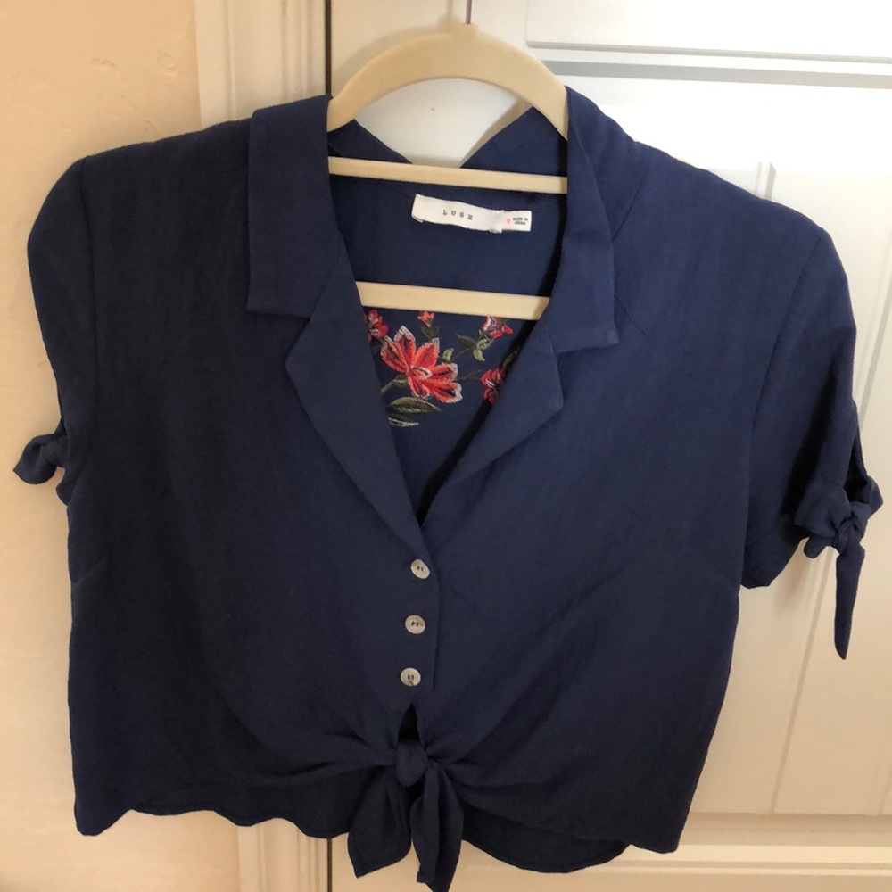 Cute navy top from Lucca